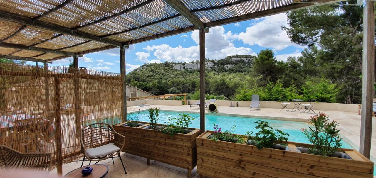 Mas De La Fadeto Bed & Breakfast เลส์โบซ์-เดอ-โพรว็องซ์ ภายนอก รูปภาพ