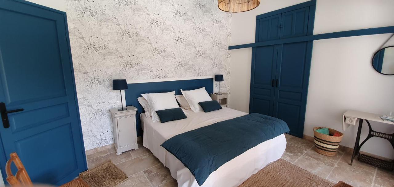 Mas De La Fadeto Bed & Breakfast เลส์โบซ์-เดอ-โพรว็องซ์ ภายนอก รูปภาพ
