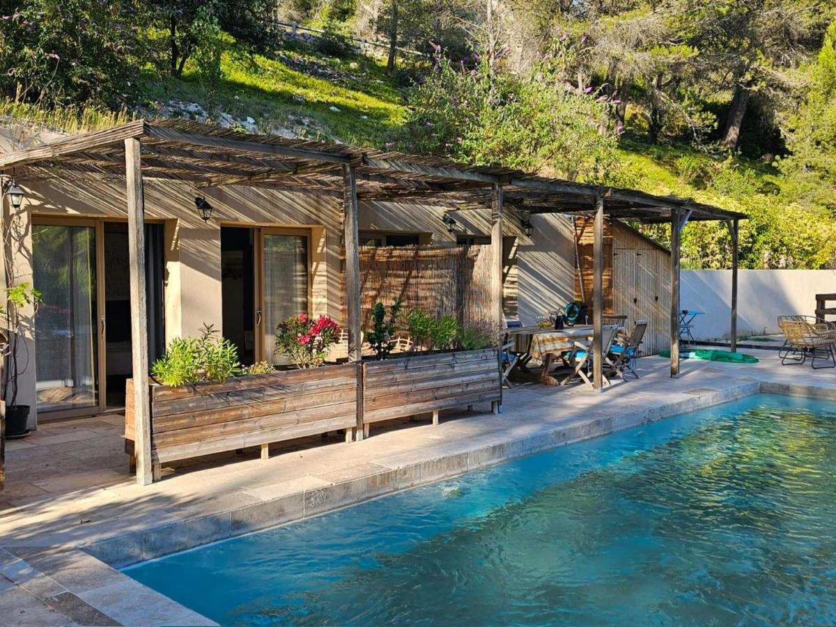 Mas De La Fadeto Bed & Breakfast เลส์โบซ์-เดอ-โพรว็องซ์ ภายนอก รูปภาพ
