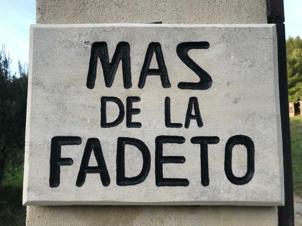 Mas De La Fadeto Bed & Breakfast เลส์โบซ์-เดอ-โพรว็องซ์ ภายนอก รูปภาพ