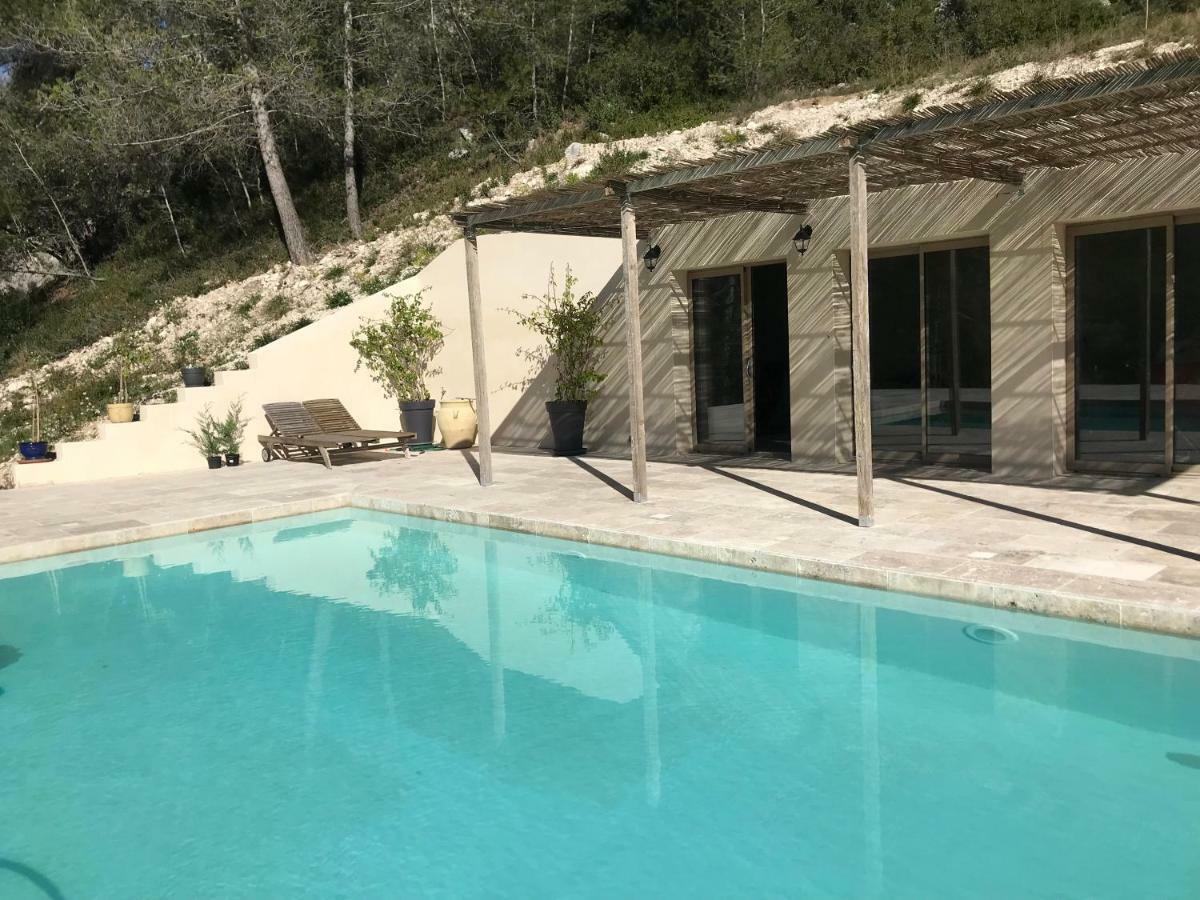 Mas De La Fadeto Bed & Breakfast เลส์โบซ์-เดอ-โพรว็องซ์ ภายนอก รูปภาพ