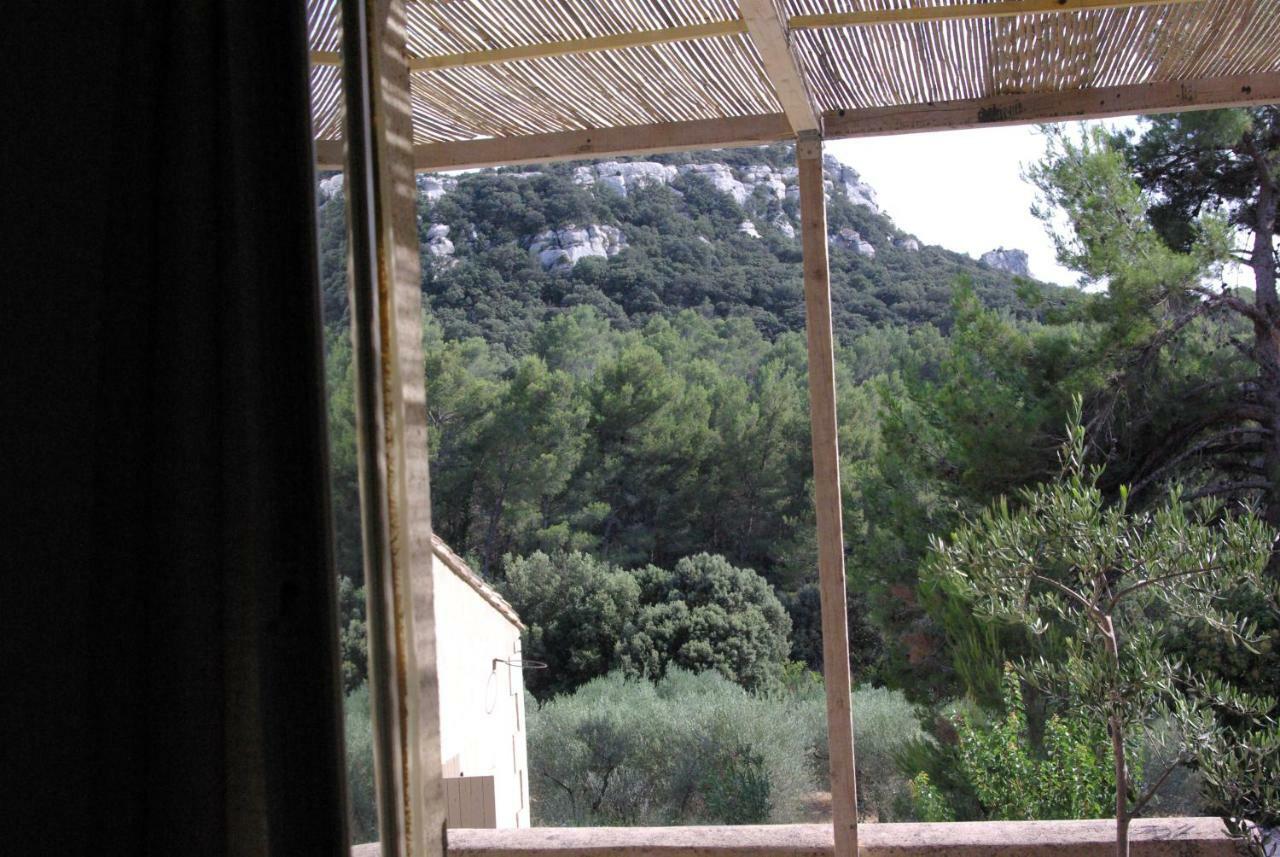 Mas De La Fadeto Bed & Breakfast เลส์โบซ์-เดอ-โพรว็องซ์ ภายนอก รูปภาพ