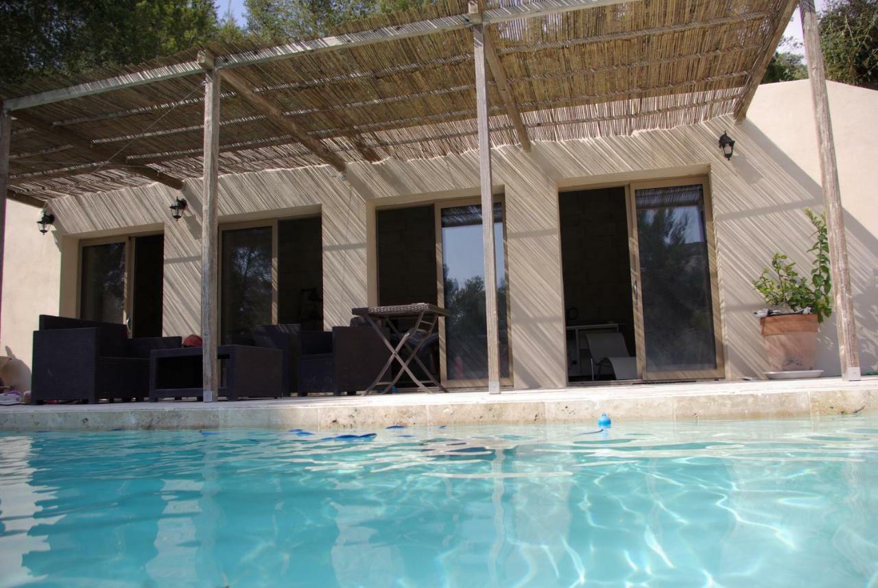Mas De La Fadeto Bed & Breakfast เลส์โบซ์-เดอ-โพรว็องซ์ ภายนอก รูปภาพ