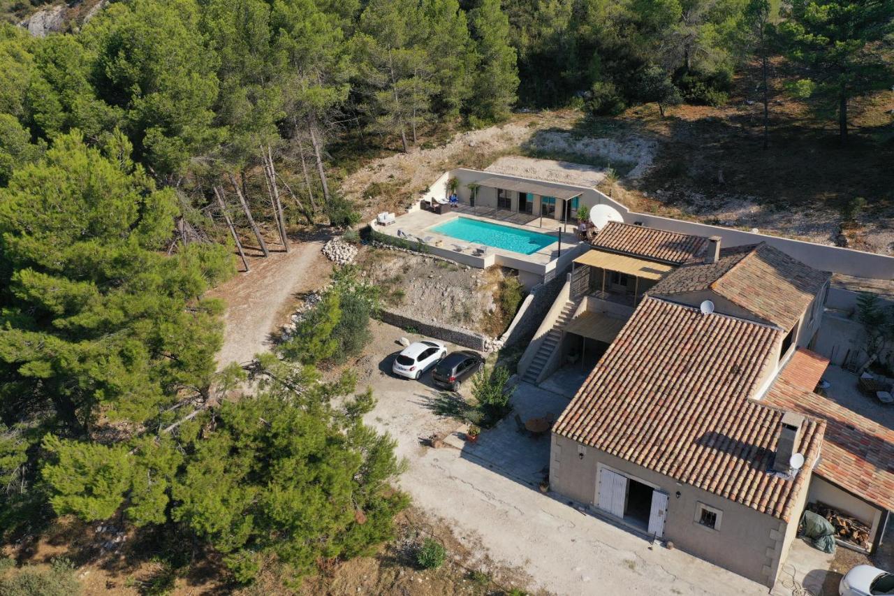 Mas De La Fadeto Bed & Breakfast เลส์โบซ์-เดอ-โพรว็องซ์ ภายนอก รูปภาพ