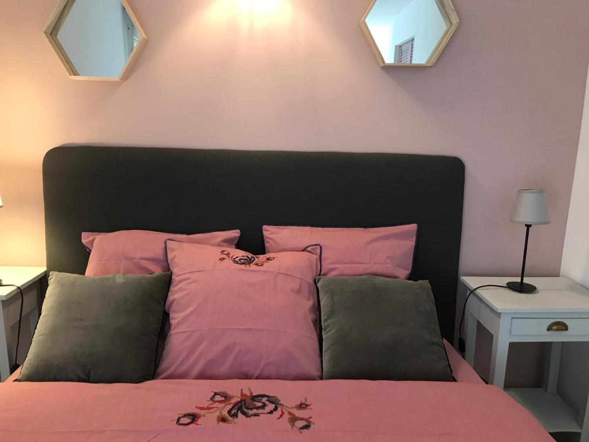 Mas De La Fadeto Bed & Breakfast เลส์โบซ์-เดอ-โพรว็องซ์ ภายนอก รูปภาพ